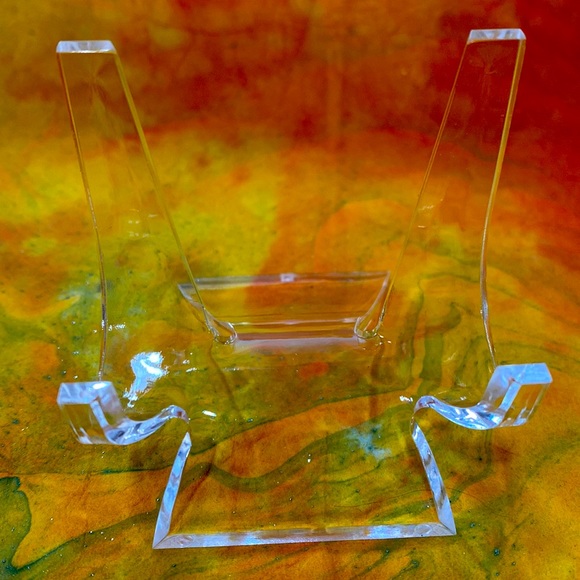 Pirate Skull Head Guitar with Axes - Picture 8 of 8